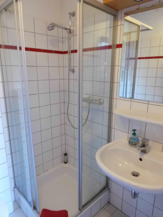 Das Haus mit der roten Telefonzelle Apen Exterior foto